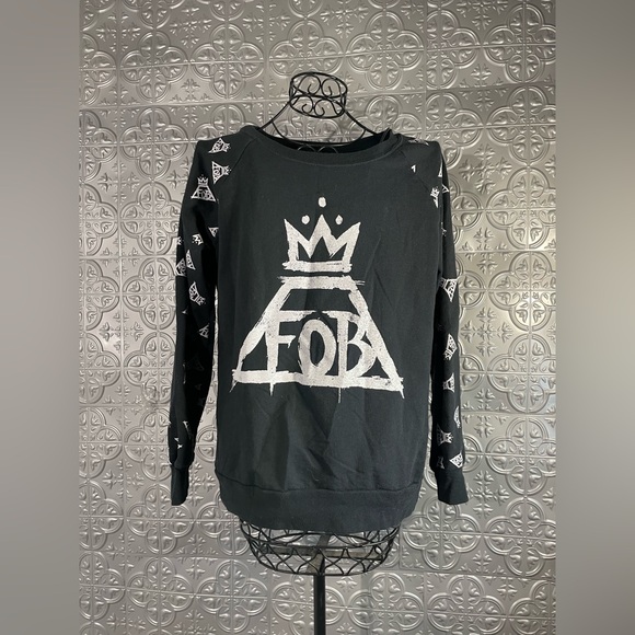 Fall Out Boy Limited edition Crown Logo Scoopneck  Pullover Sweater  Top - Picture 2 of 4